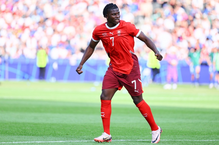 爱游戏 网页版-莫雷托：恩博洛是米兰锋线引援的B计划之一，他经纪人一直推荐他