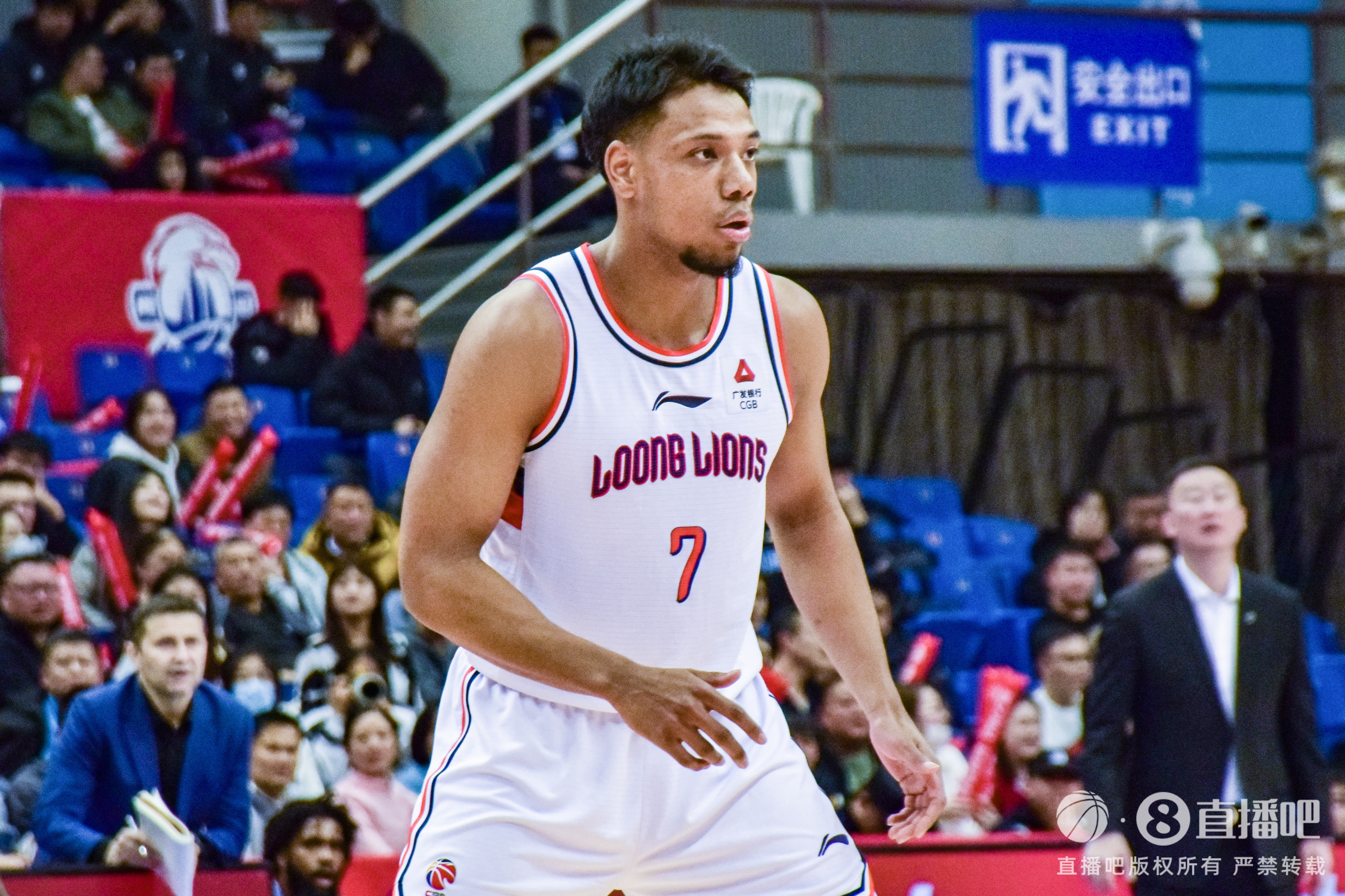 爱游戏网站入口-直播吧：同曦与祝铭震签订的是为期一年顶薪合同