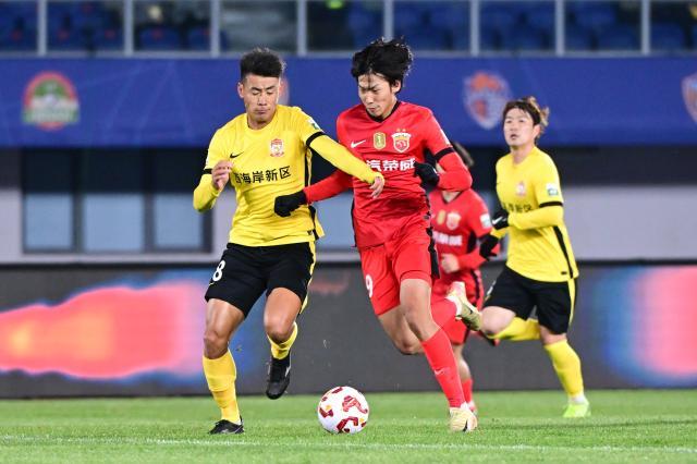 爱游戏网站入口-揭秘海港“新”丁：两年前就与蒯纪闻齐名的小锋霸