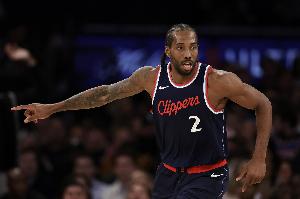 爱游戏 在线登录-全都回来了！小卡半场11中8砍下25分5板2助3断2帽 次节独得19分