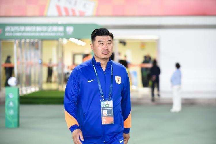 鲁沪大战前传闻不断！媒体人：韩鹏或离队专注全运，崔康熙或回归