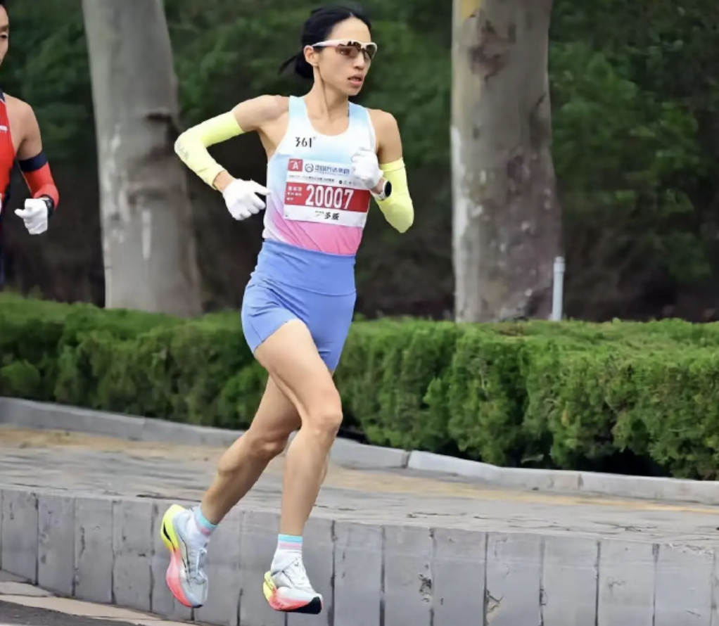 爱游戏 网页版-张水华已6天未开直播！辞职后首秀敲定 4天后亮相重庆争7.5万奖金