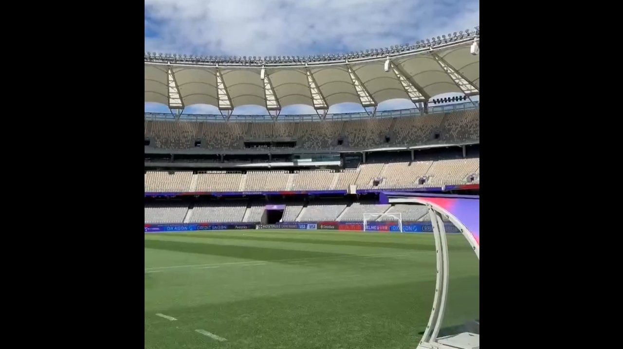 爱游戏 在线-明日中国女足决战澳大利亚！马德兴晒现场视频：估计明天有6万人